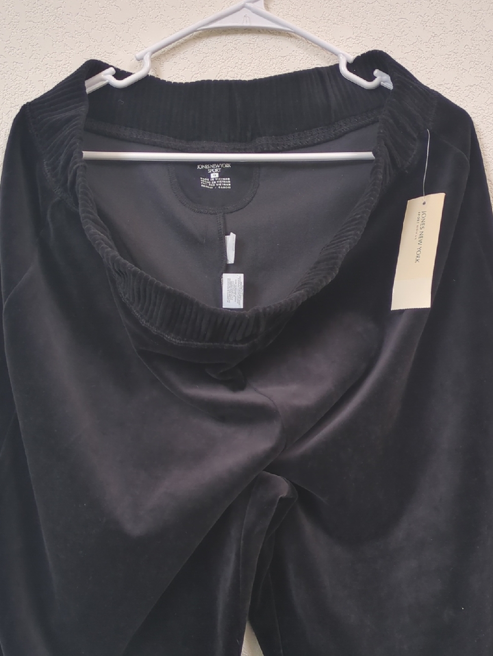 Jones New York Black Velvet Pull-On Pants